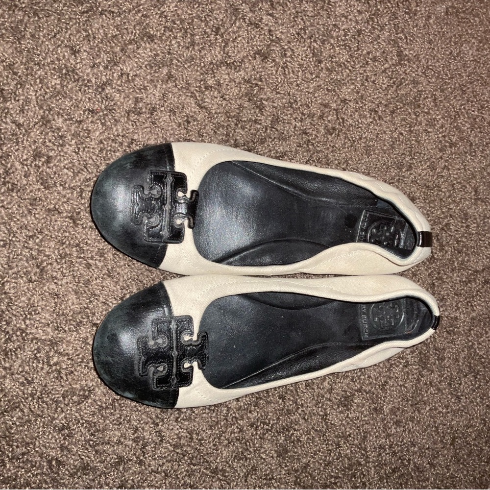 Black and white toy birch flats